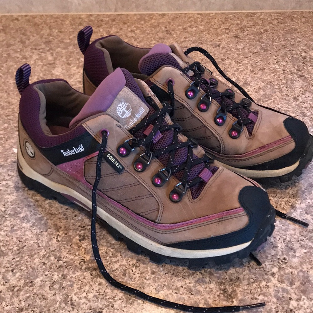 Girls hiking shoes.